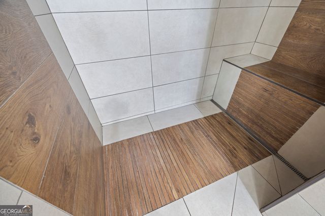 300 Black Point Drive, Hartwell, GA 30643