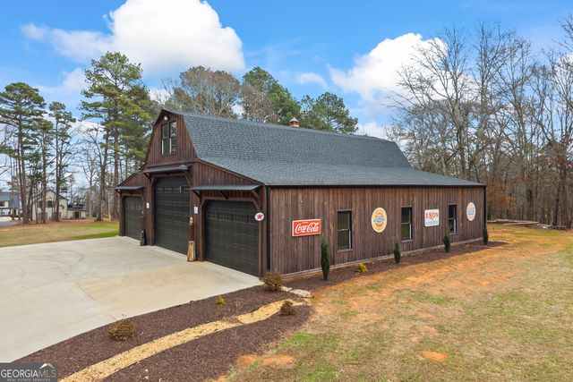 300 Black Point Drive, Hartwell, GA 30643