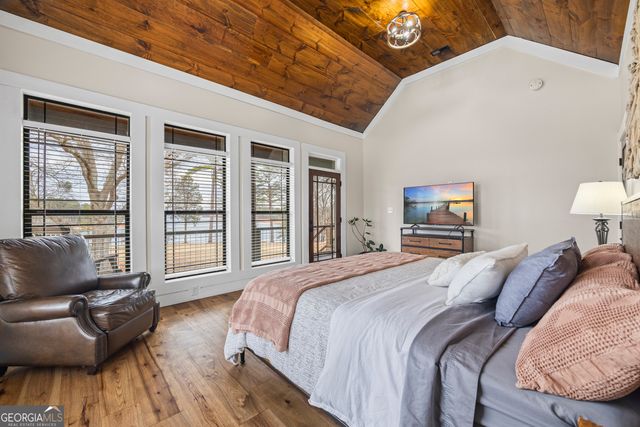 300 Black Point Drive, Hartwell, GA 30643