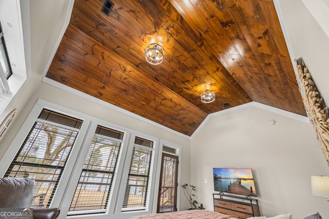 300 Black Point Drive, Hartwell, GA 30643