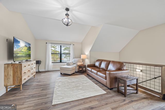 300 Black Point Drive, Hartwell, GA 30643