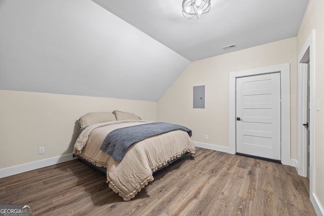 300 Black Point Drive, Hartwell, GA 30643