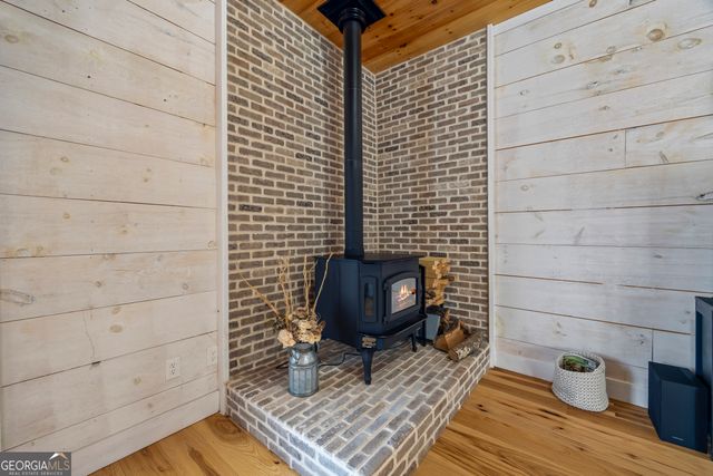 300 Black Point Drive, Hartwell, GA 30643