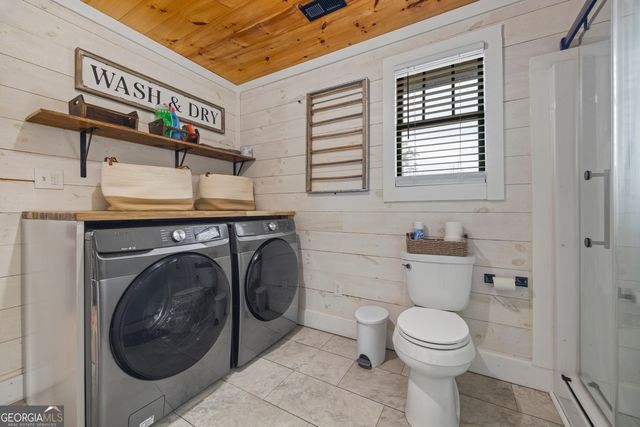 300 Black Point Drive, Hartwell, GA 30643