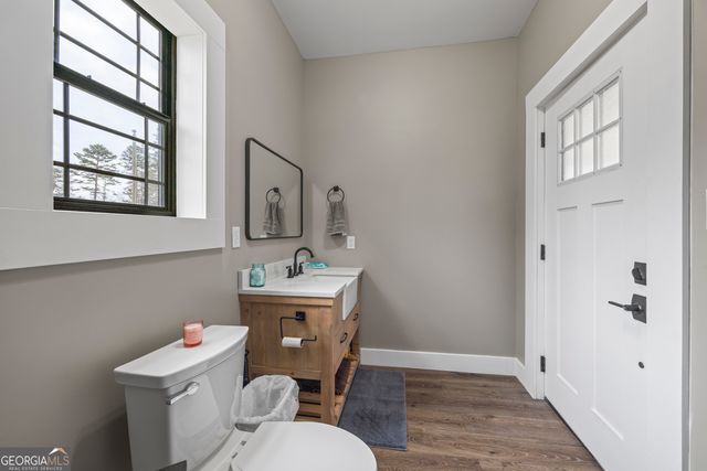 300 Black Point Drive, Hartwell, GA 30643