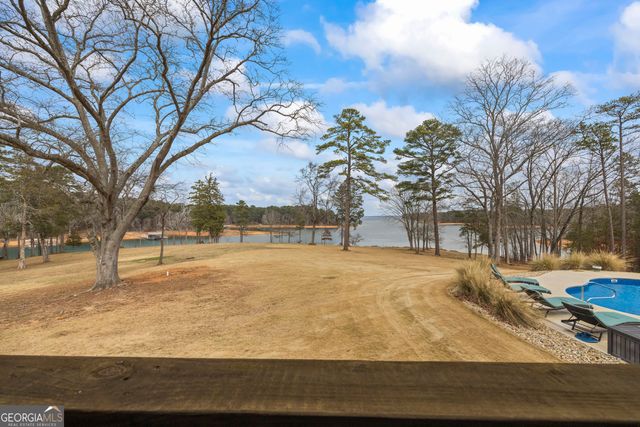 300 Black Point Drive, Hartwell, GA 30643