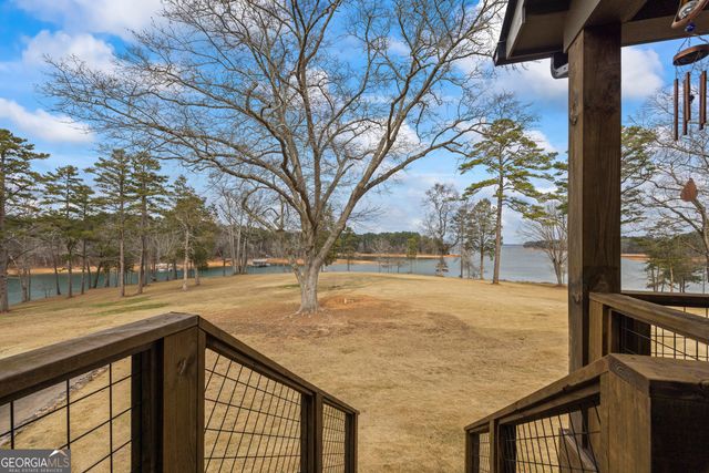 300 Black Point Drive, Hartwell, GA 30643