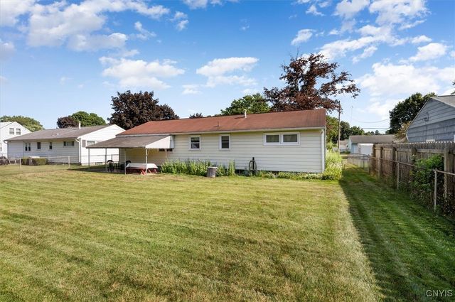 209 Lawdon Street, Clay, NY 13212