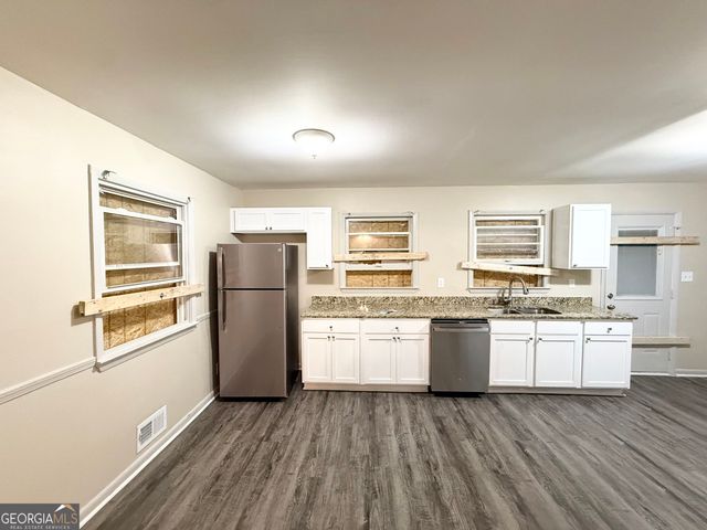 6104 Hillandale Drive, South Fulton, GA 30349