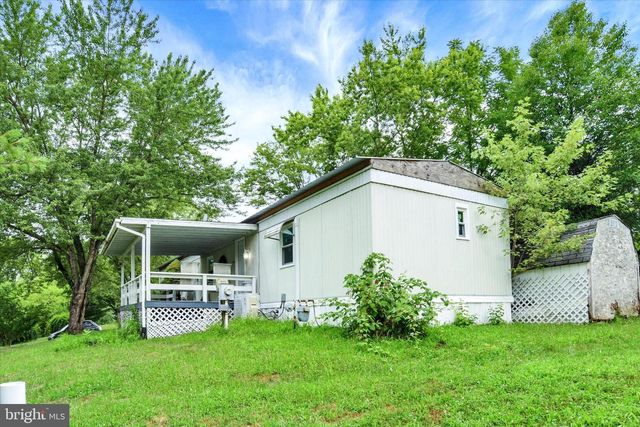 6 BUTTONWOOD LANE, Carlisle, PA 17015
