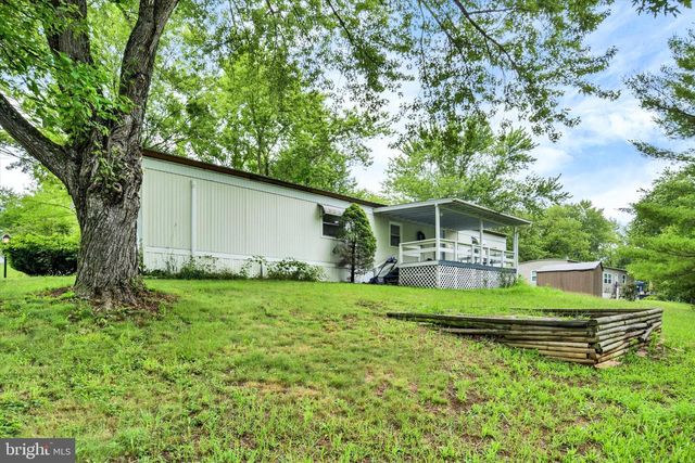 6 BUTTONWOOD LANE, Carlisle, PA 17015