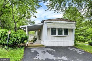 6 BUTTONWOOD LANE, Carlisle, PA 17015
