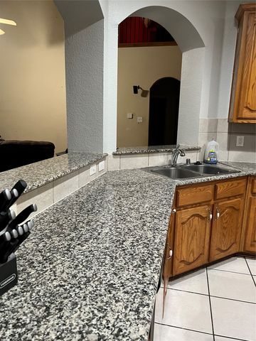 2000 Peck Street, Glenn Heights, TX 75154