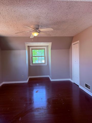 1437 N Jeanette, Wichita, KS 67203