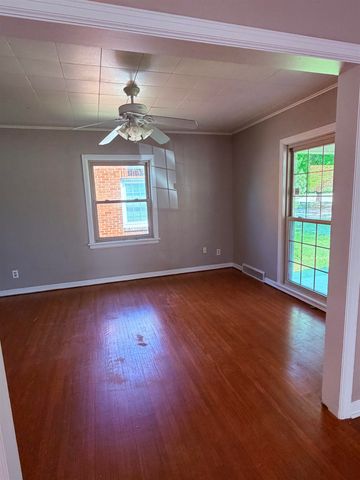 1437 N Jeanette, Wichita, KS 67203