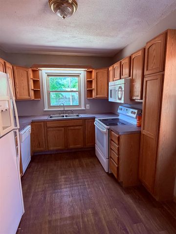 1437 N Jeanette, Wichita, KS 67203