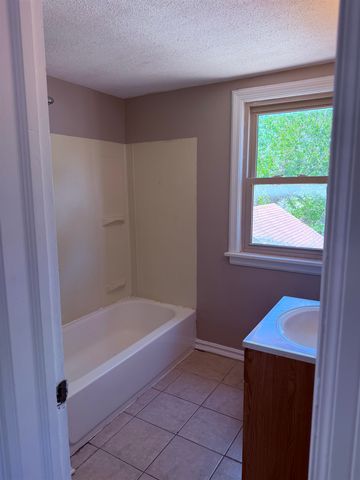 1437 N Jeanette, Wichita, KS 67203