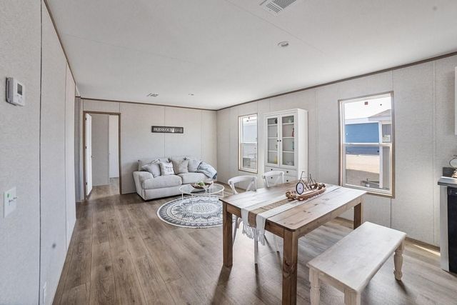 105 Beaver Creek Drive, Azle, TX 76020