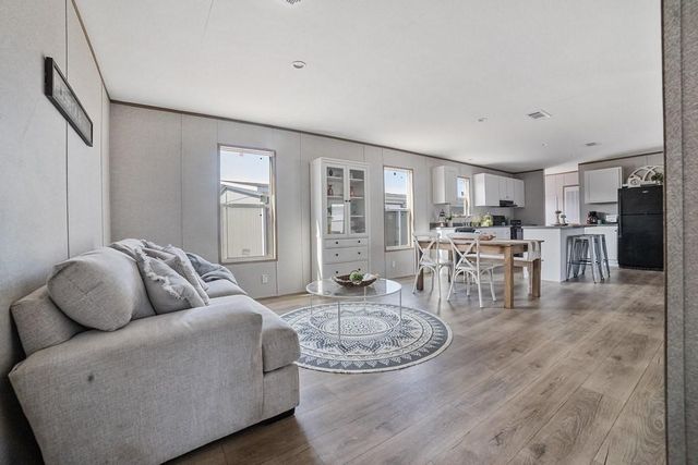 105 Beaver Creek Drive, Azle, TX 76020