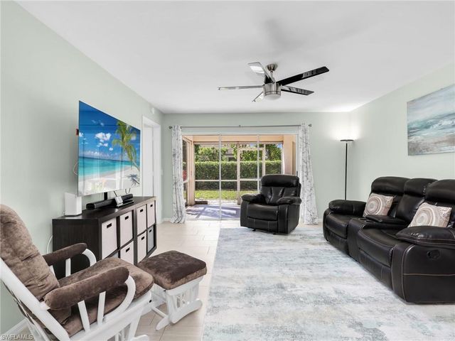 7749 Jewel LN 101, Naples, FL 34109