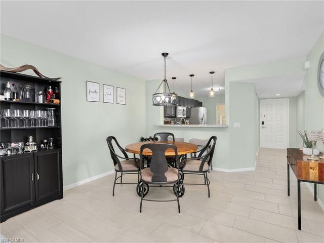 7749 Jewel LN 101, Naples, FL 34109