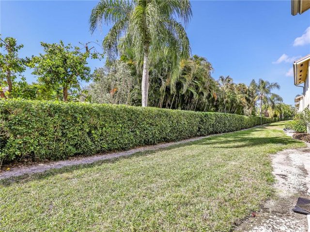 7749 Jewel LN 101, Naples, FL 34109