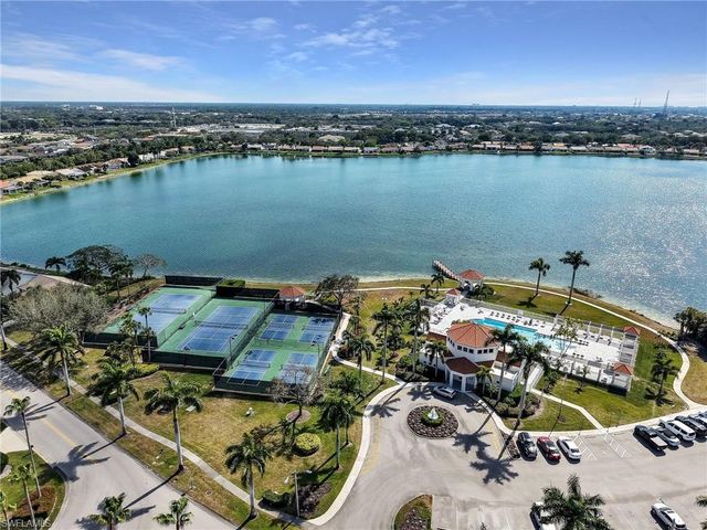 7749 Jewel LN 101, Naples, FL 34109