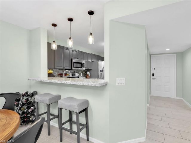 7749 Jewel LN 101, Naples, FL 34109