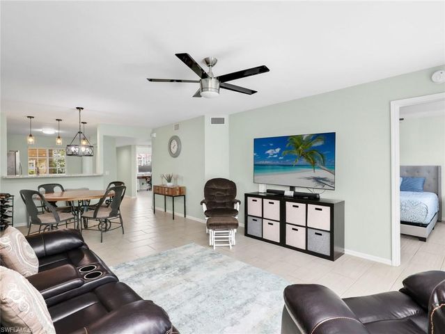 7749 Jewel LN 101, Naples, FL 34109