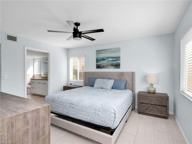 7749 Jewel LN 101, Naples, FL 34109