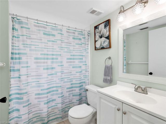 7749 Jewel LN 101, Naples, FL 34109