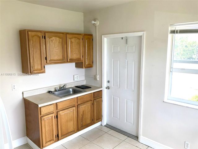 12124 NE 5th Ave 7, North Miami, FL 33161