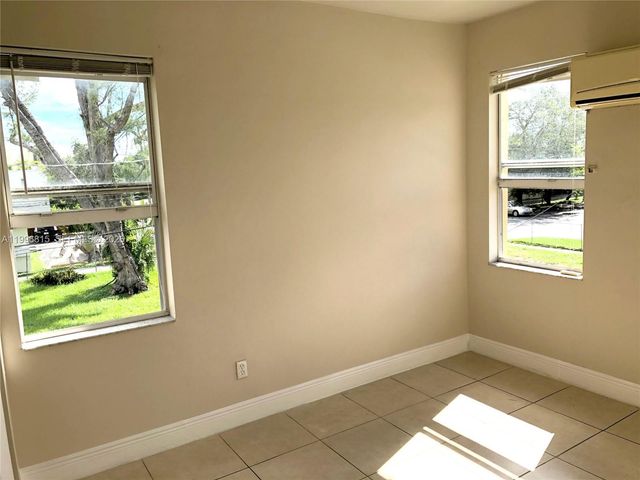 12124 NE 5th Ave 7, North Miami, FL 33161