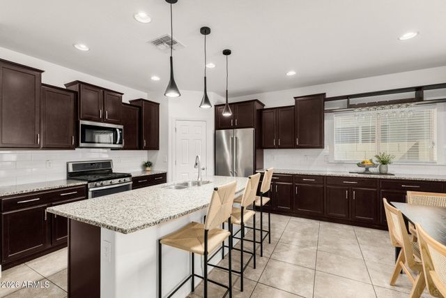 10847 W SWAYBACK Pass, Peoria, AZ 85383