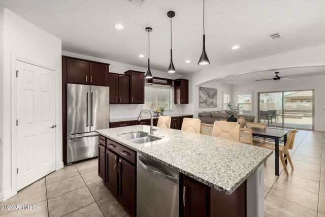 10847 W SWAYBACK Pass, Peoria, AZ 85383