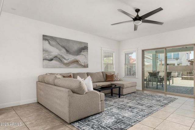 10847 W SWAYBACK Pass, Peoria, AZ 85383