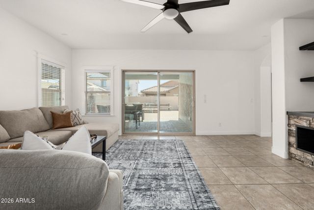 10847 W SWAYBACK Pass, Peoria, AZ 85383