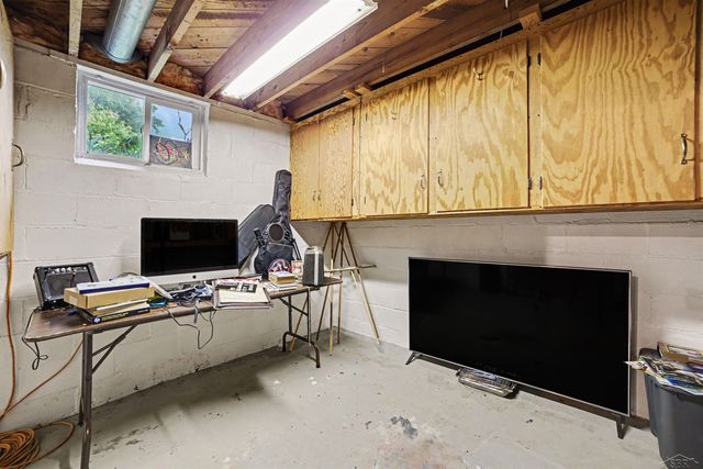 7123 Dixie Highway, Bridgeport Twp, MI 48722