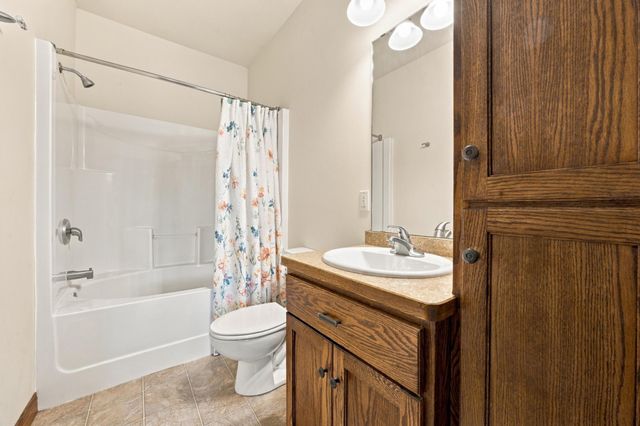 1840 35th Street Circle S, Moorhead, MN 56560