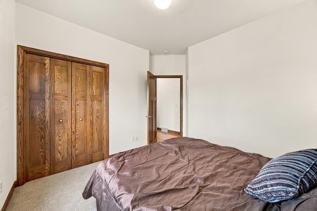1840 35th Street Circle S, Moorhead, MN 56560