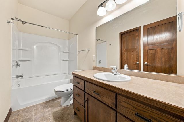 1840 35th Street Circle S, Moorhead, MN 56560