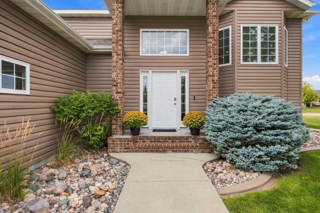 1840 35th Street Circle S, Moorhead, MN 56560