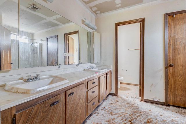 12554 Versailles Drive, Houston, TX 77015