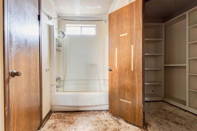 12554 Versailles Drive, Houston, TX 77015