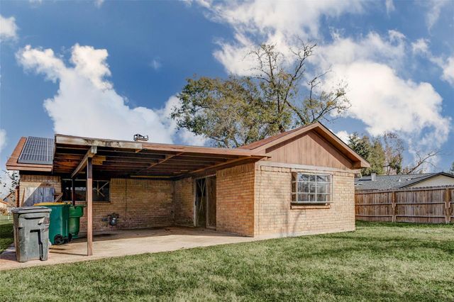 12554 Versailles Drive, Houston, TX 77015