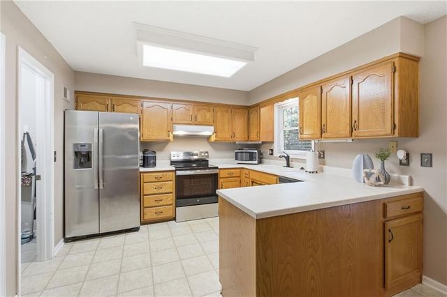 15015 Broadmoor Street, Overland Park, KS 66223
