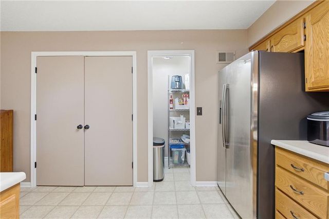 15015 Broadmoor Street, Overland Park, KS 66223