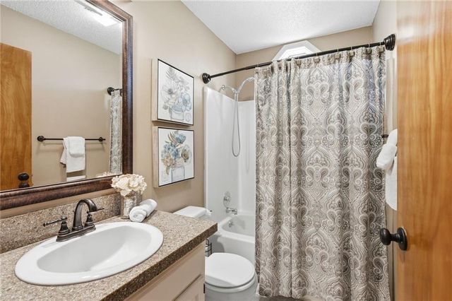 15015 Broadmoor Street, Overland Park, KS 66223
