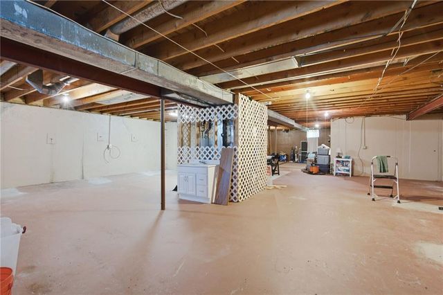 15015 Broadmoor Street, Overland Park, KS 66223