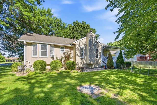 15015 Broadmoor Street, Overland Park, KS 66223